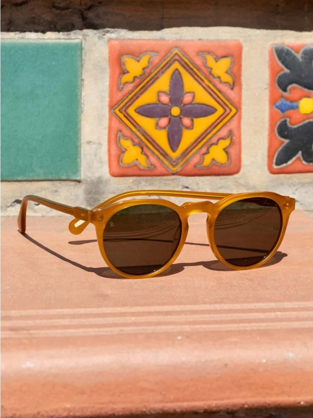 RAEN Polarized Remy Honey 49 Round Sunglasses with Bottle Green Lenses